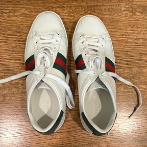 Gucci ace. 8.5. Worn a few times. Been replaced by same shoe but platform.
